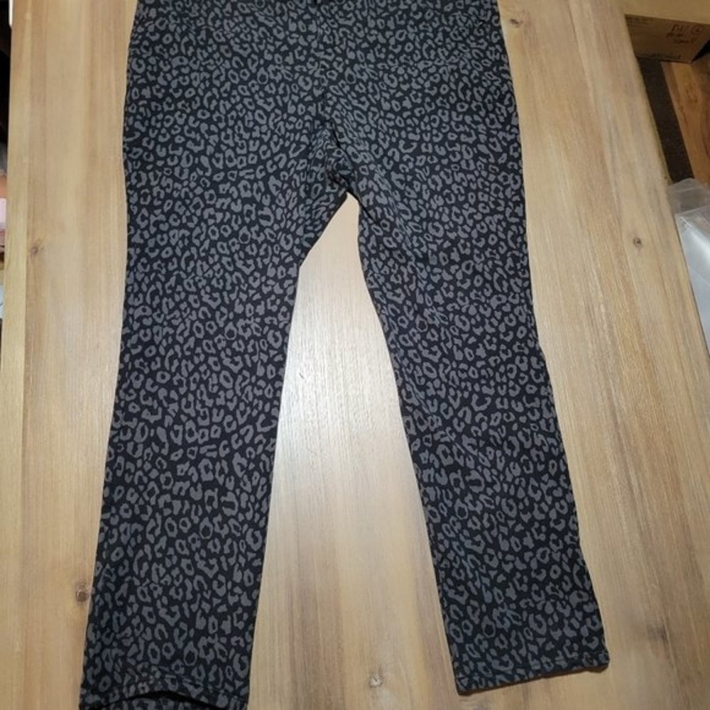 Lane Bryant Pants Button Zipper Leopard Black Size 22 Stretchy plus